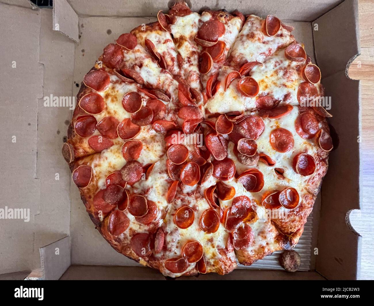 Whole Pepperoni Pizza delivered in a cardboard box Stock Photo Alamy
