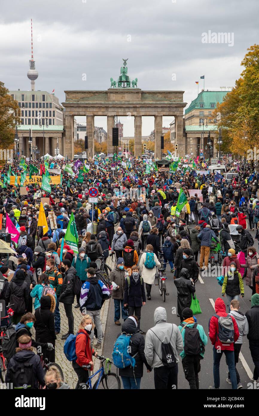 October 22, 2021, Berlin, Berlin, Germany: On October 22nd, 2021 20,000 people from all over Germany joined a Fridays for Future protest in Berlin. They want to put pressure on the coalition negotiators of SPD, the Greens and FDP to make them hold on their elections promises and hold on the 1.5 degree goal. This week FFF presented a list of demands on the new government. The demonstration had to be ended prematurely due to a thunderstorm warning. (Credit Image: © Alexander Pohl/Alto Press via ZUMA Press) Stock Photo