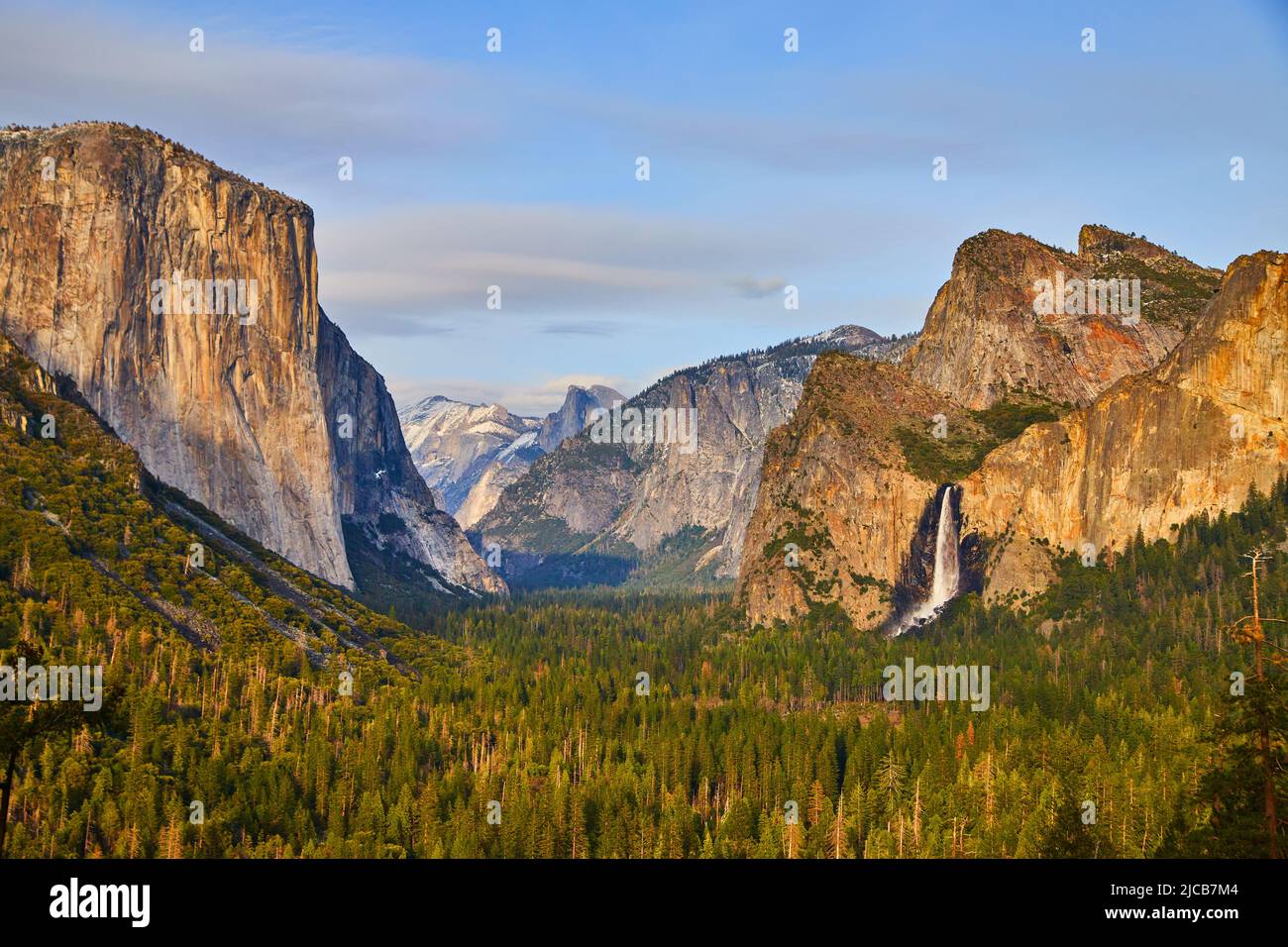 Sunset hits iconic valley of Yosemite from Tunnel View Stock Photo - Alamy