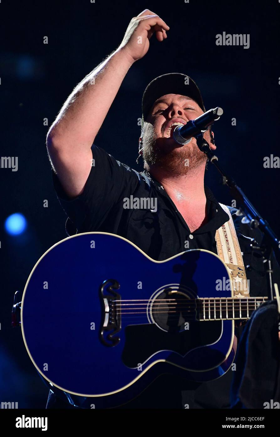 Luke combs cma fest 2022 hires stock photography and images Alamy