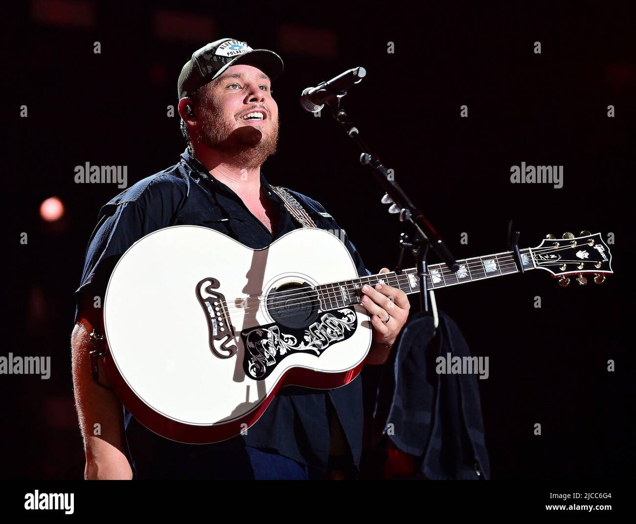 Luke combs cma fest 2022 hires stock photography and images Alamy