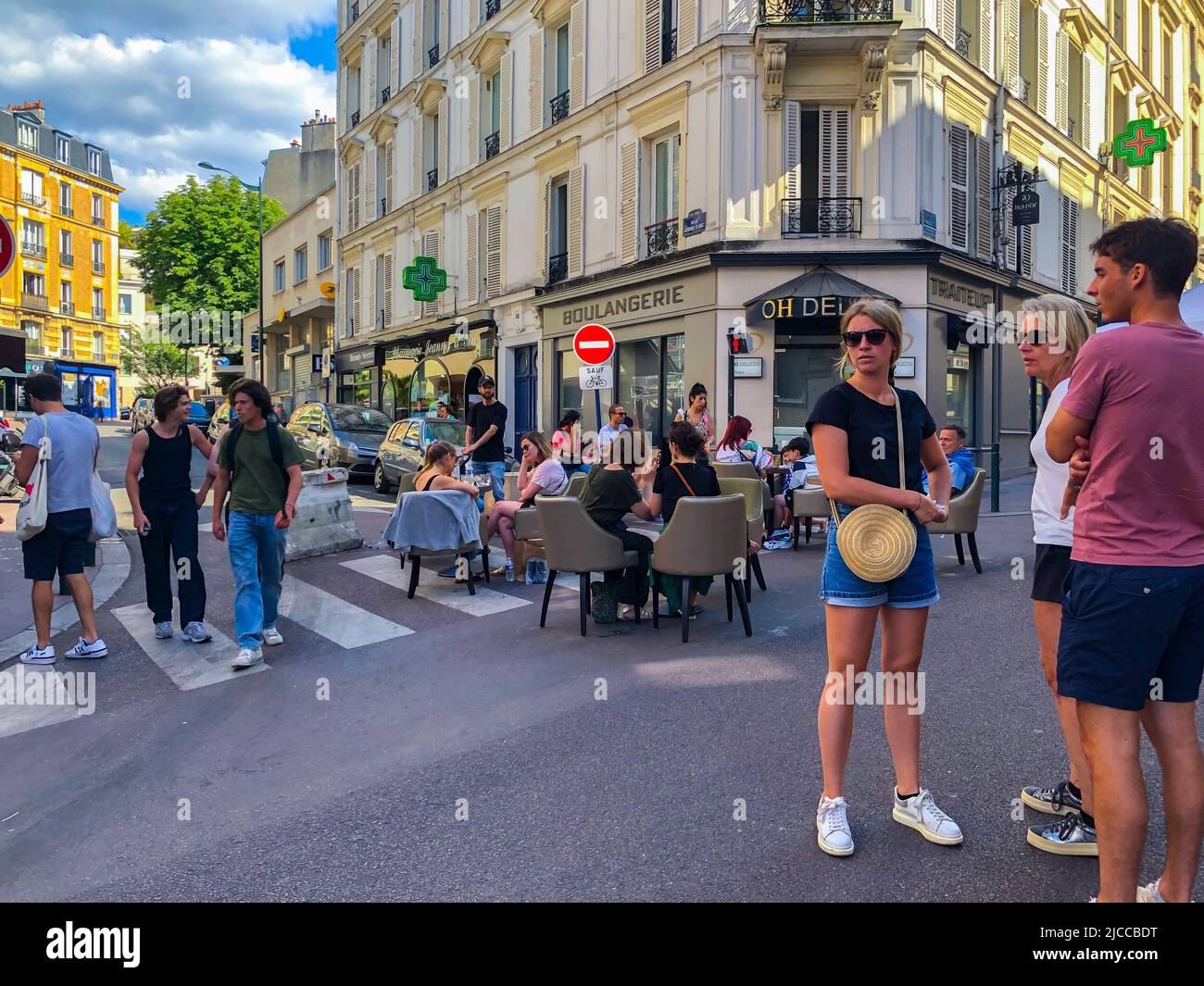 Saint Mandé, France, Street Scene with Shops Fronts, Crowds People Walking,  Paris Suburbs, Community Event Stock Photo - Alamy