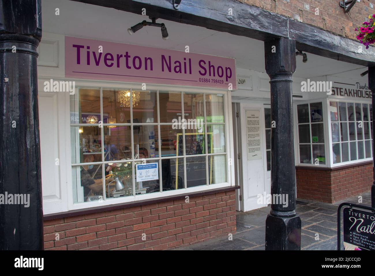 Nail shop hi-res stock photography and images - Alamy