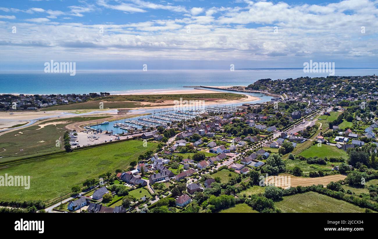 Aerial image of Carteret Village, estuary, sea and beach Stock Photo