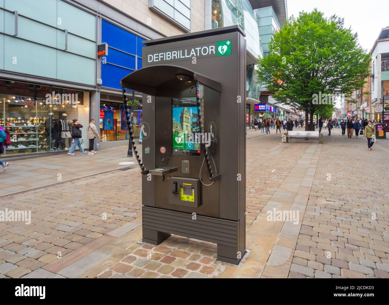 Automated external defibrillator aed hires stock photography and