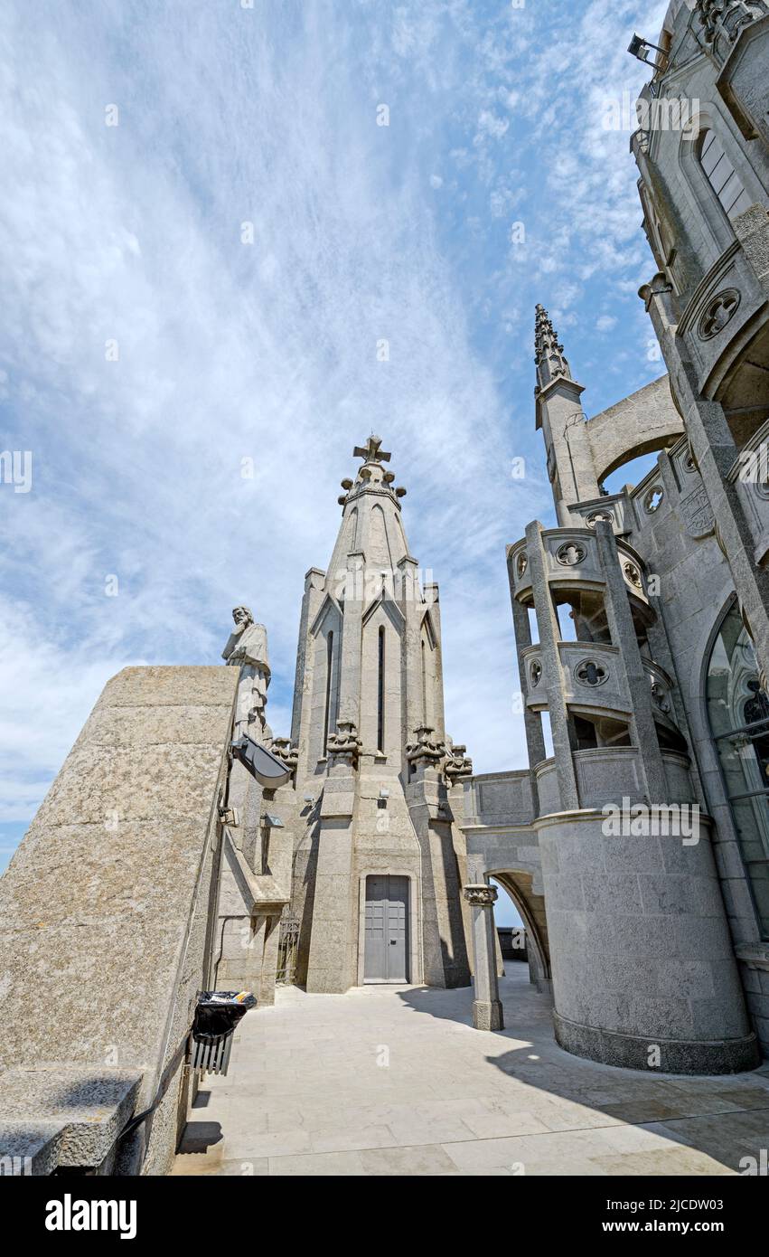 Closeup part of famous Temple of Sacred Heart of Jesus (Expiatori del ...