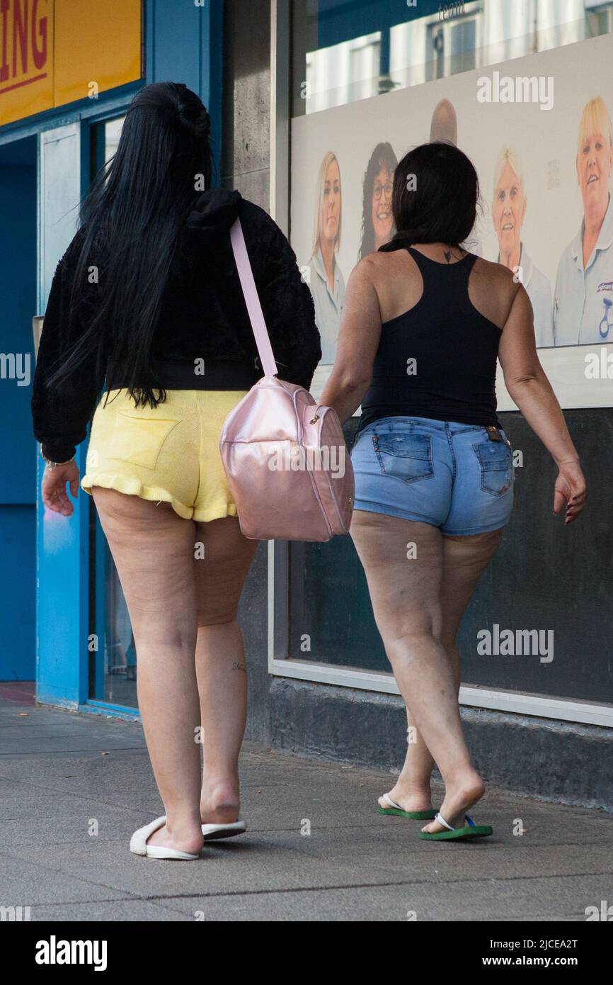 Overweight women in Brighton Stock Photo