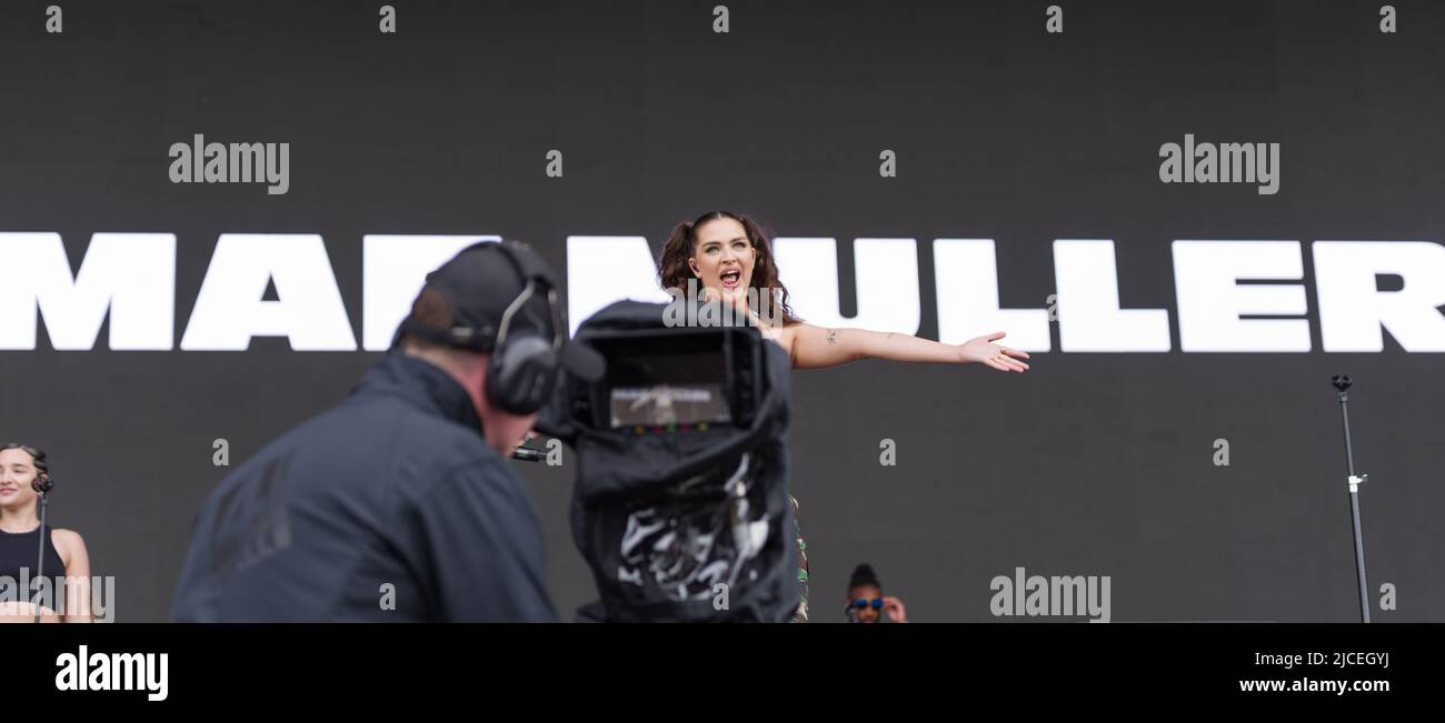 Manchester, England, 12 Jun 2022, Mae Muller performing with her band at Parklife Festival in Manchester, Nigel R Glasgow/Alamy Live News Stock Photo