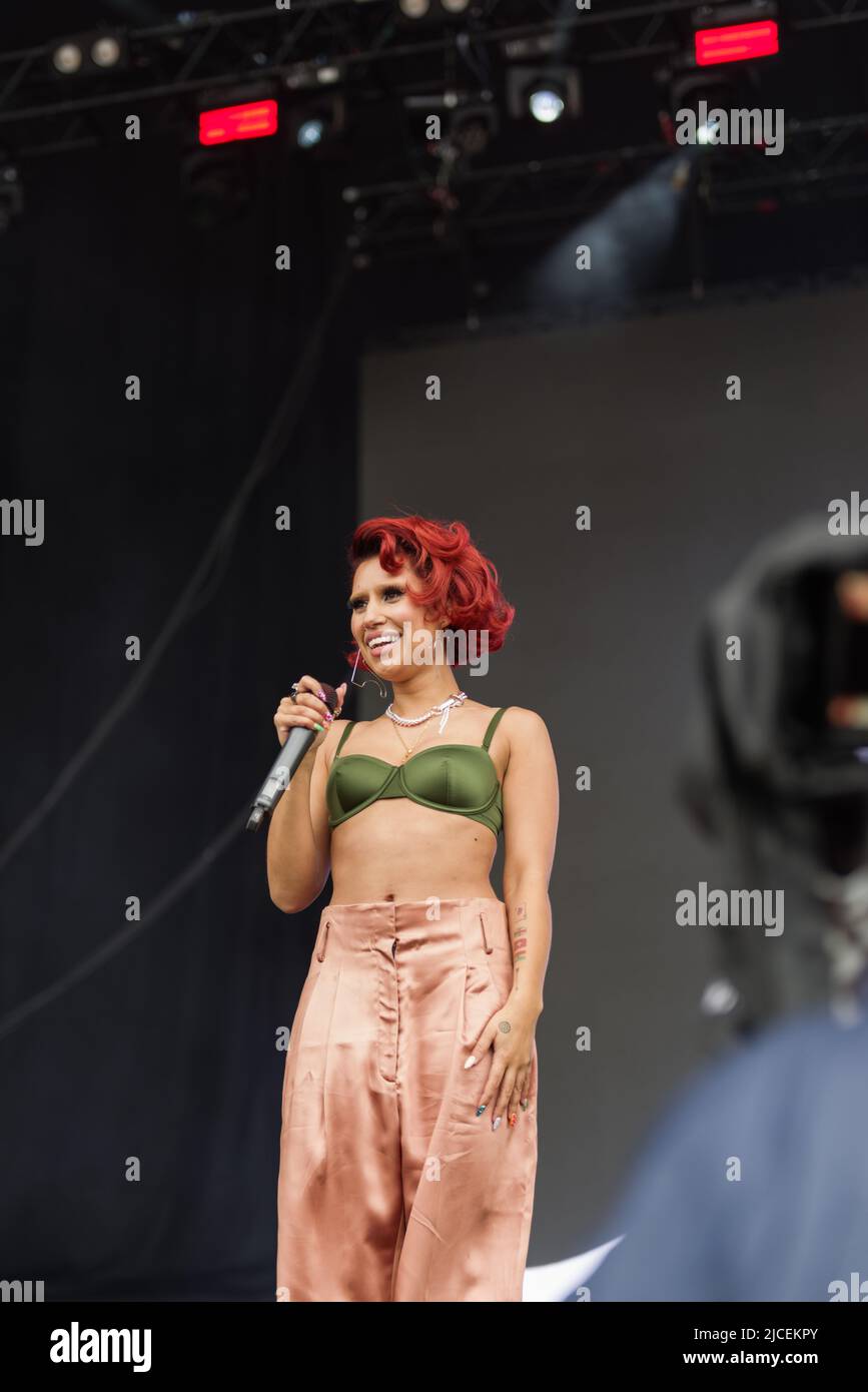 Raye England Raye singer 2022 hi-res stock photography and images - Alamy