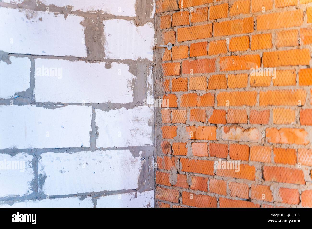 Comparison of masonry from red ceramic bricks and from aerated concrete