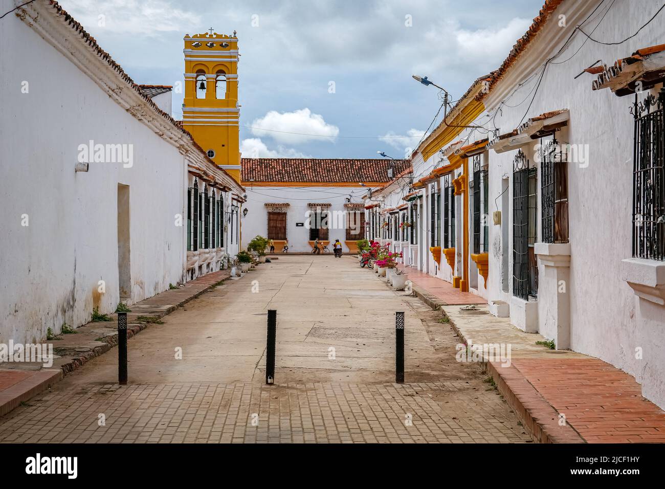 Typical street and historic white buildings of Santa Cruz de Mompox, Colombia, World Heritage Stock Photo