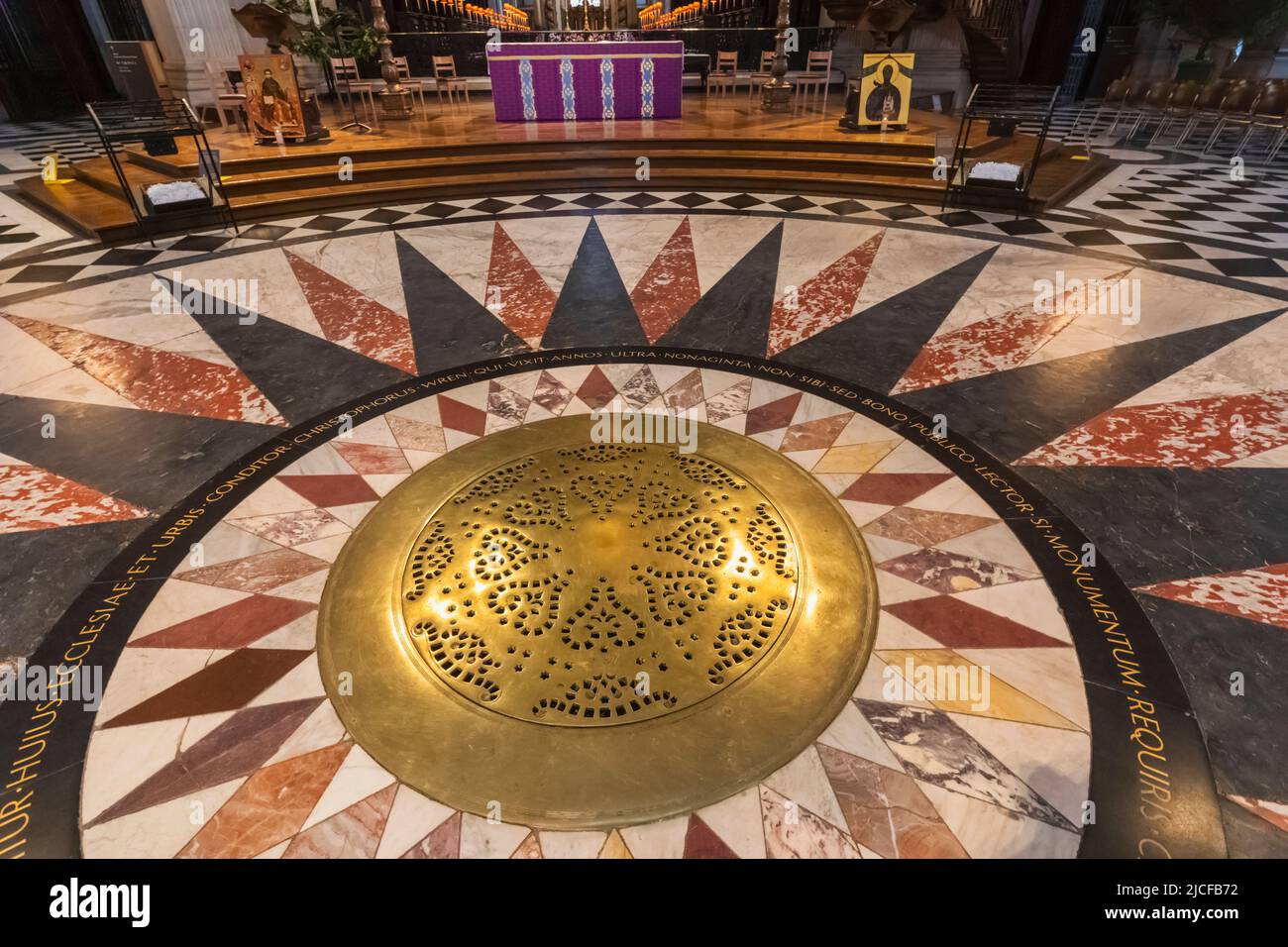 England, London, St. Paul's Cathedral, Flooring Pattern Under The Dome and The Dome Altar Stock Photo
