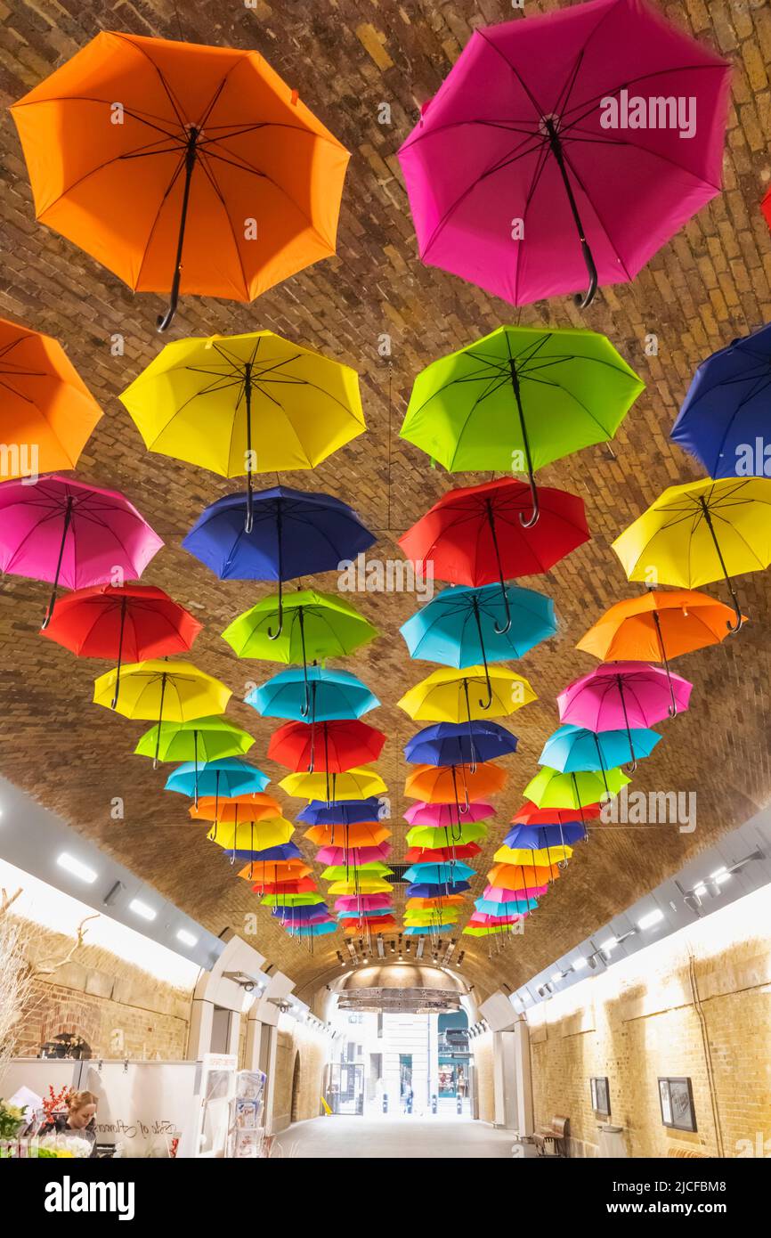 England, London, Southwark, London Bridge City, London Bridge Train