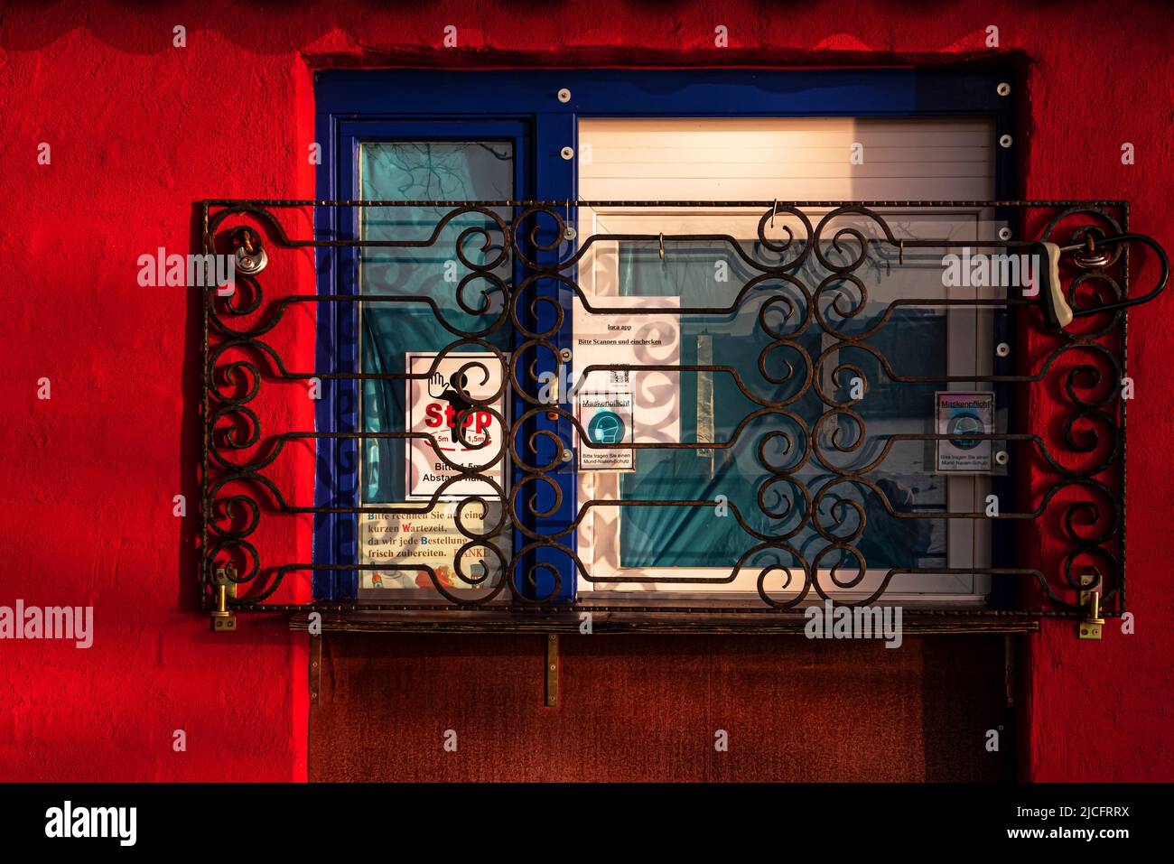 Lockdown (Kiosk at the Ratzeburger Lake Stock Photo Alamy