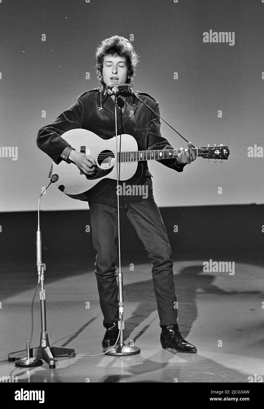 BOB DYLAN  American folk singer performing Times They Are A Changing at the BBC Shepherds Bush Studios 4 June 1965. Photo: Tony Gale Stock Photo