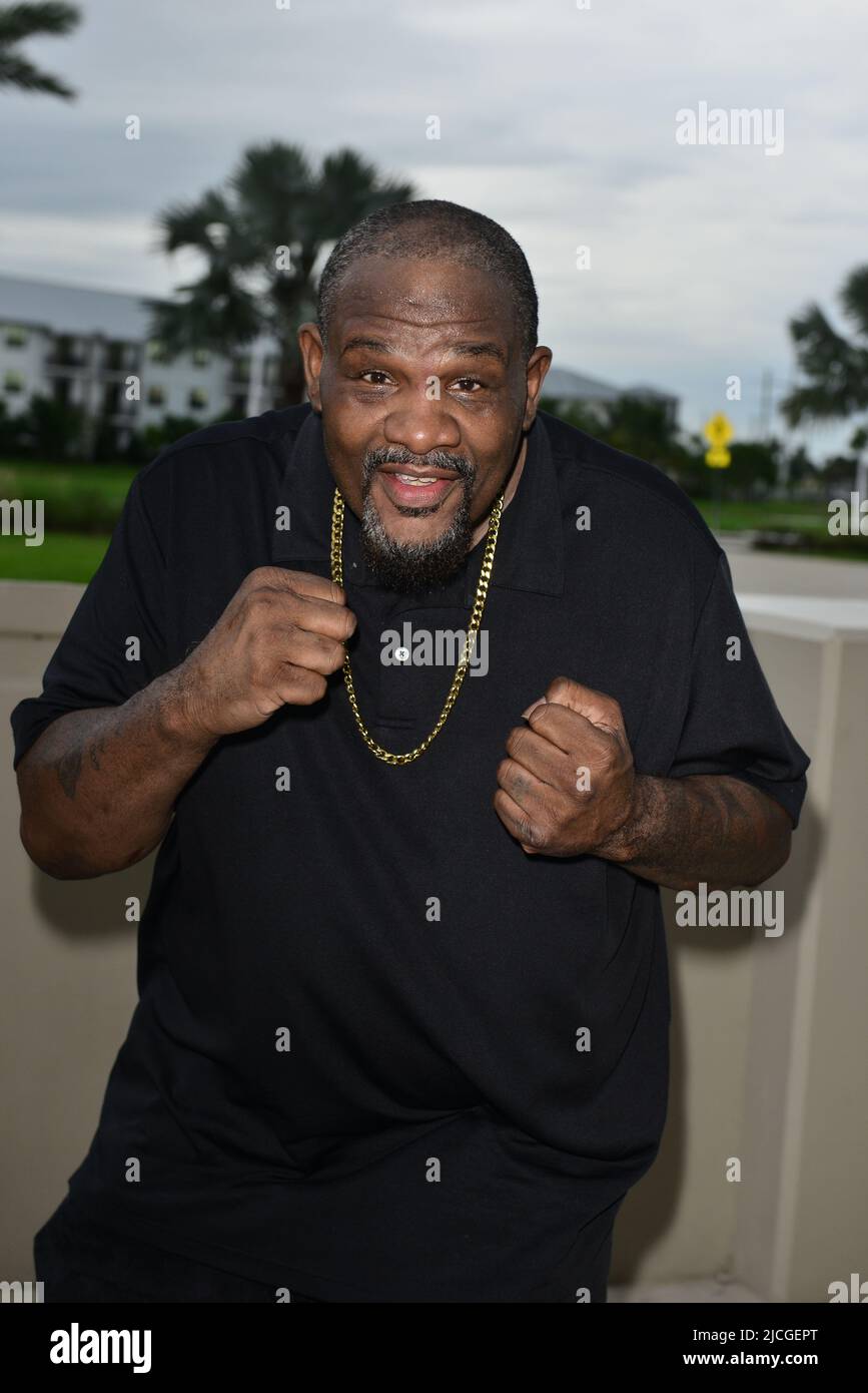 Riddick bowe boxing hi-res stock photography and images - Alamy