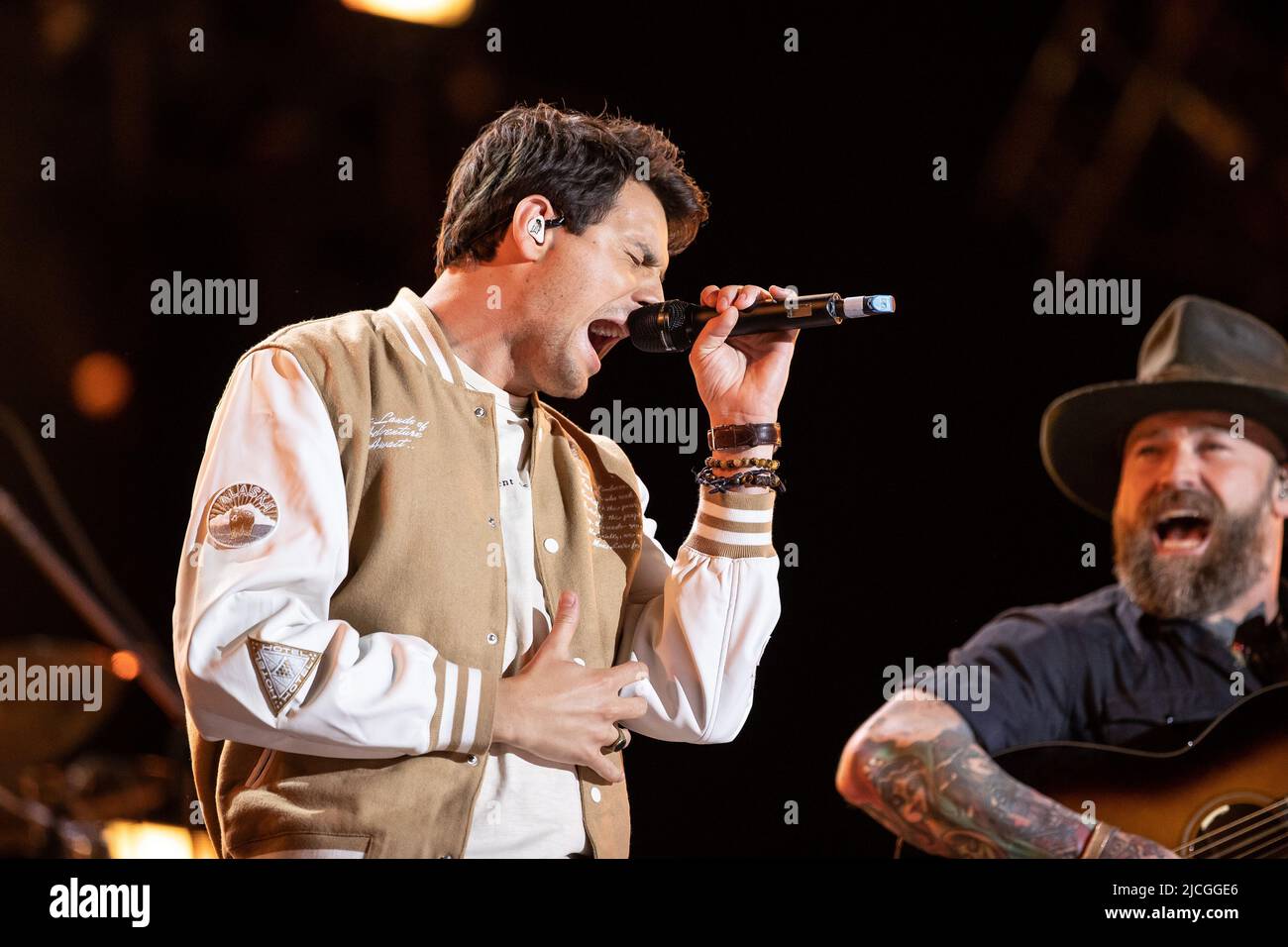 Simon dumas of king calaway and zac brown o hires stock photography(02)