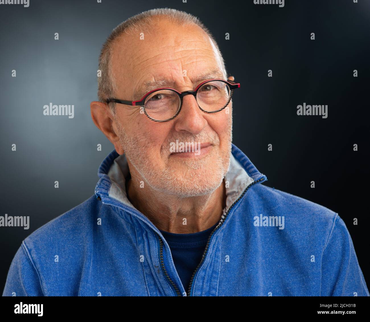 Portrait elderly man glasses in hi-res stock photography and images - Alamy