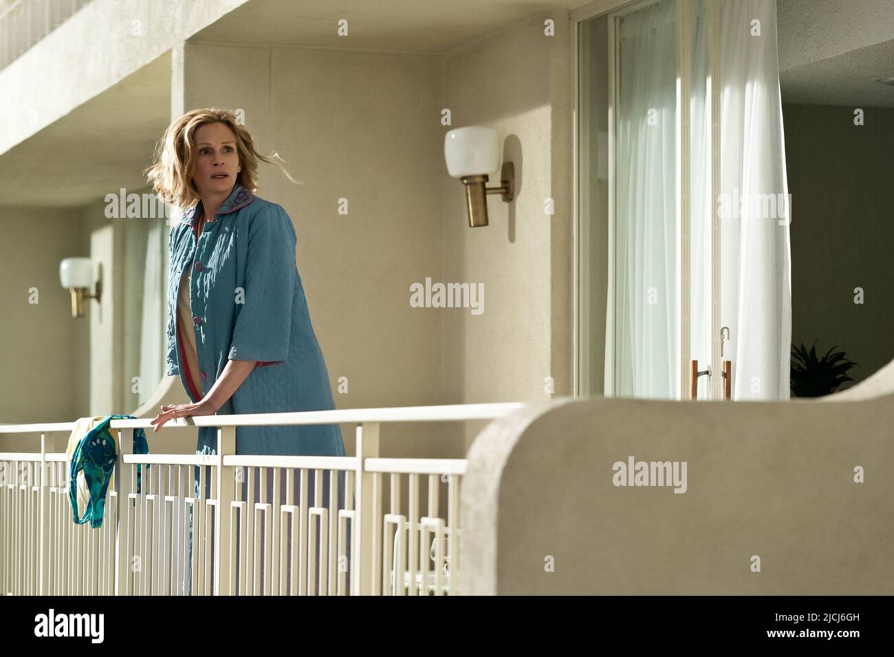 USA. Julia Roberts in a scene from the (C)Starz new series Gaslit