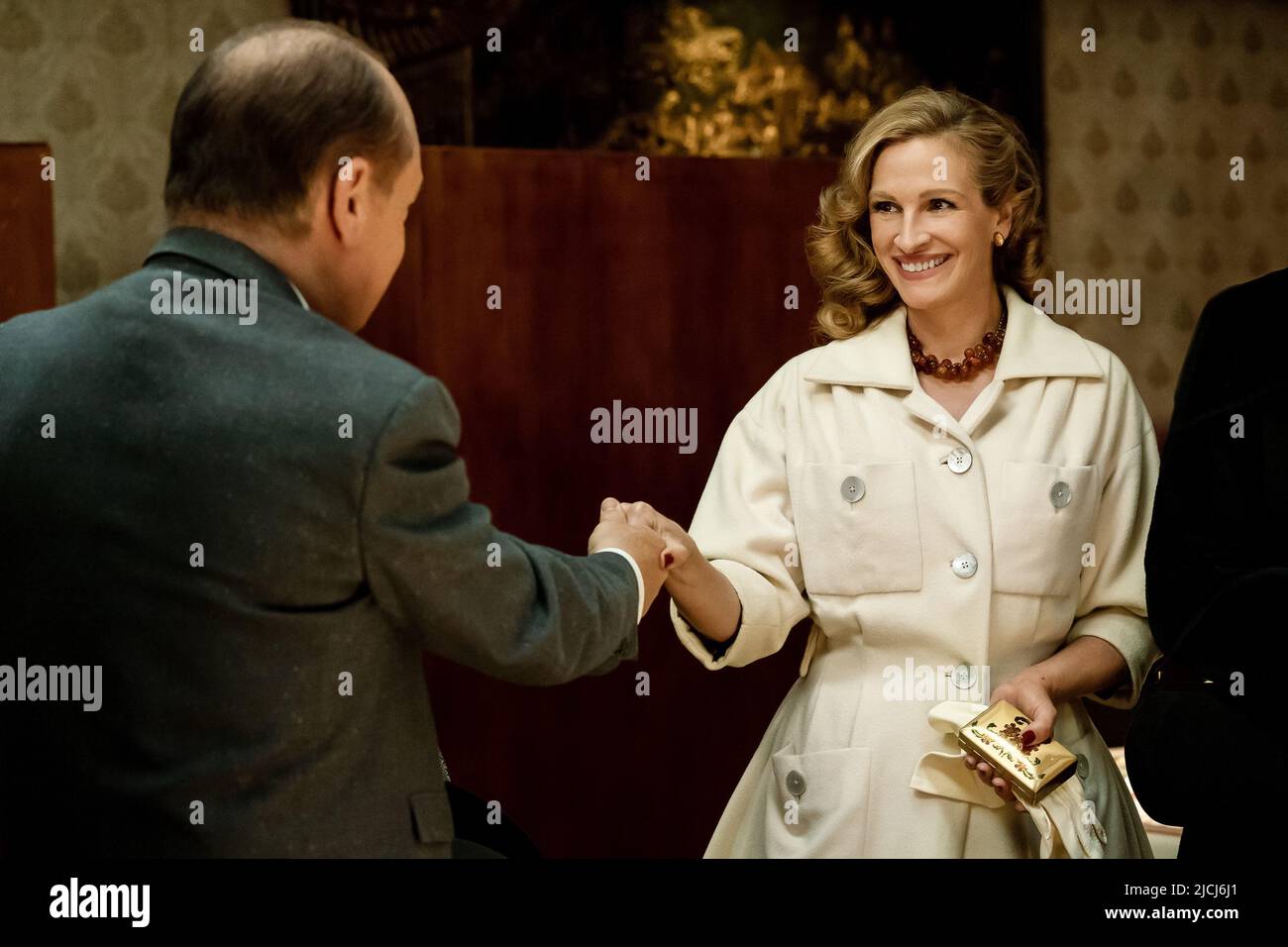 USA. Julia Roberts in a scene from the (C)Starz new series Gaslit