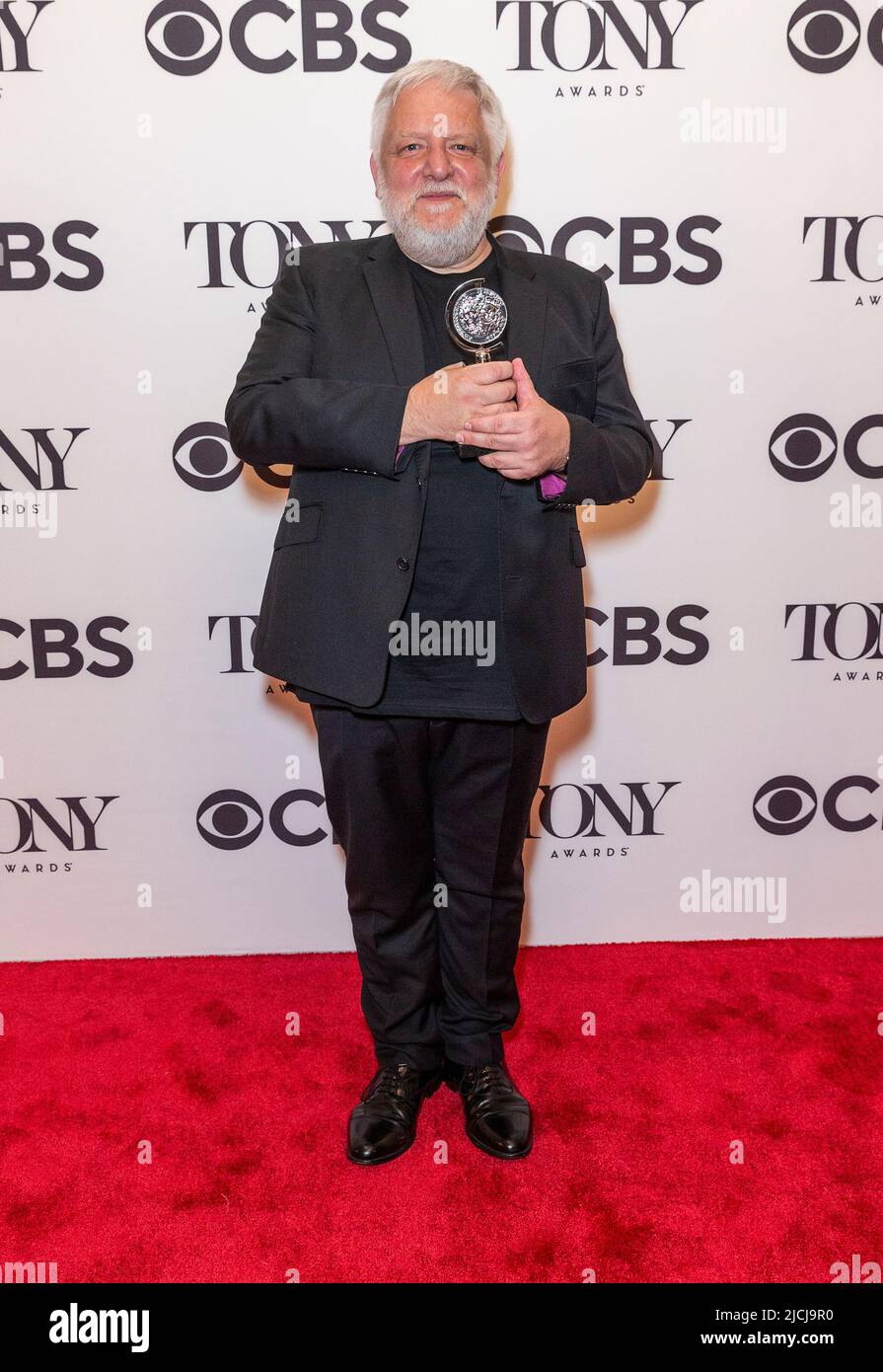 June 12, 2022, New York, New York, United States: Simon Russell Beale poses in the press room after winning Best Performance by an Actor in a Leading Role in a Play at Radio City Music Hall  (Credit Image: © Lev Radin/Pacific Press via ZUMA Press Wire) Stock Photo