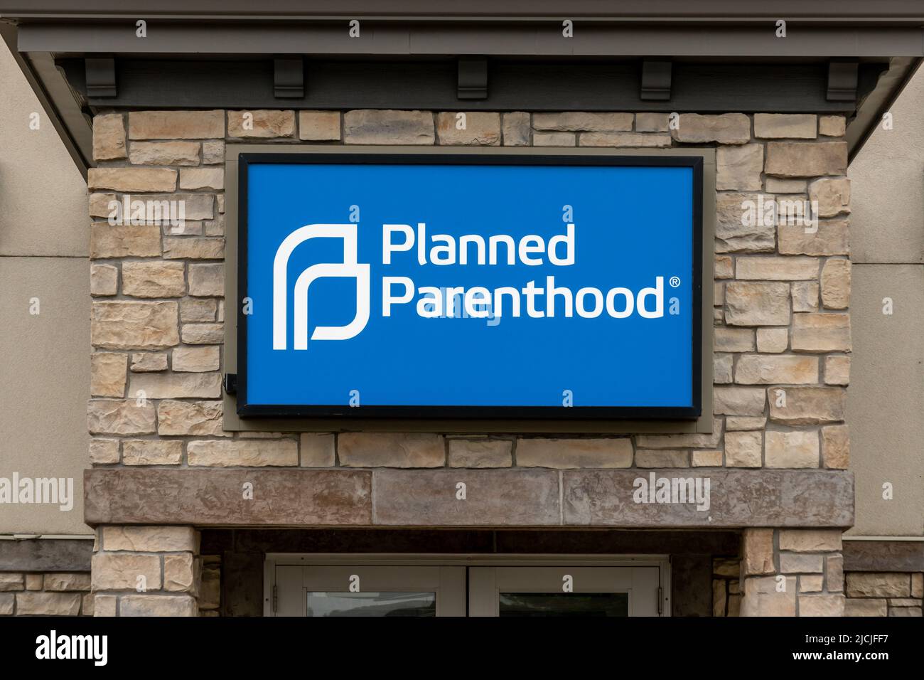 MINNEAPOLIS, MN, USA - JUNE 12, 2022: Planned Parenthood clinic exterior and trademark logo. Stock Photo