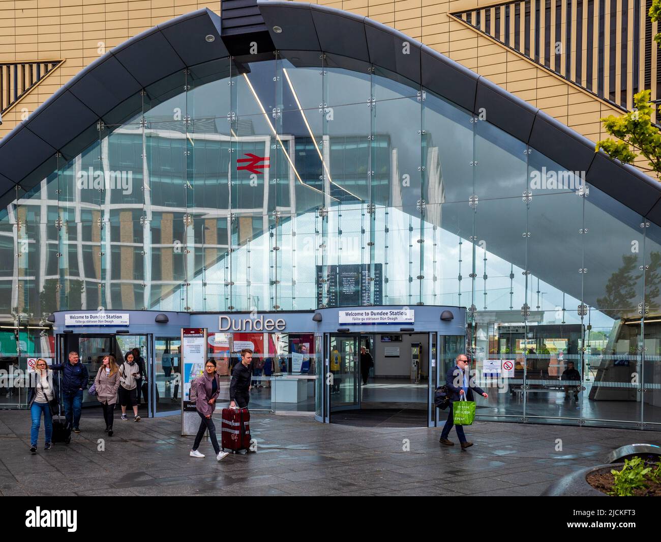 Dundee Railway Station Dundee Train Station redeveloped as part of