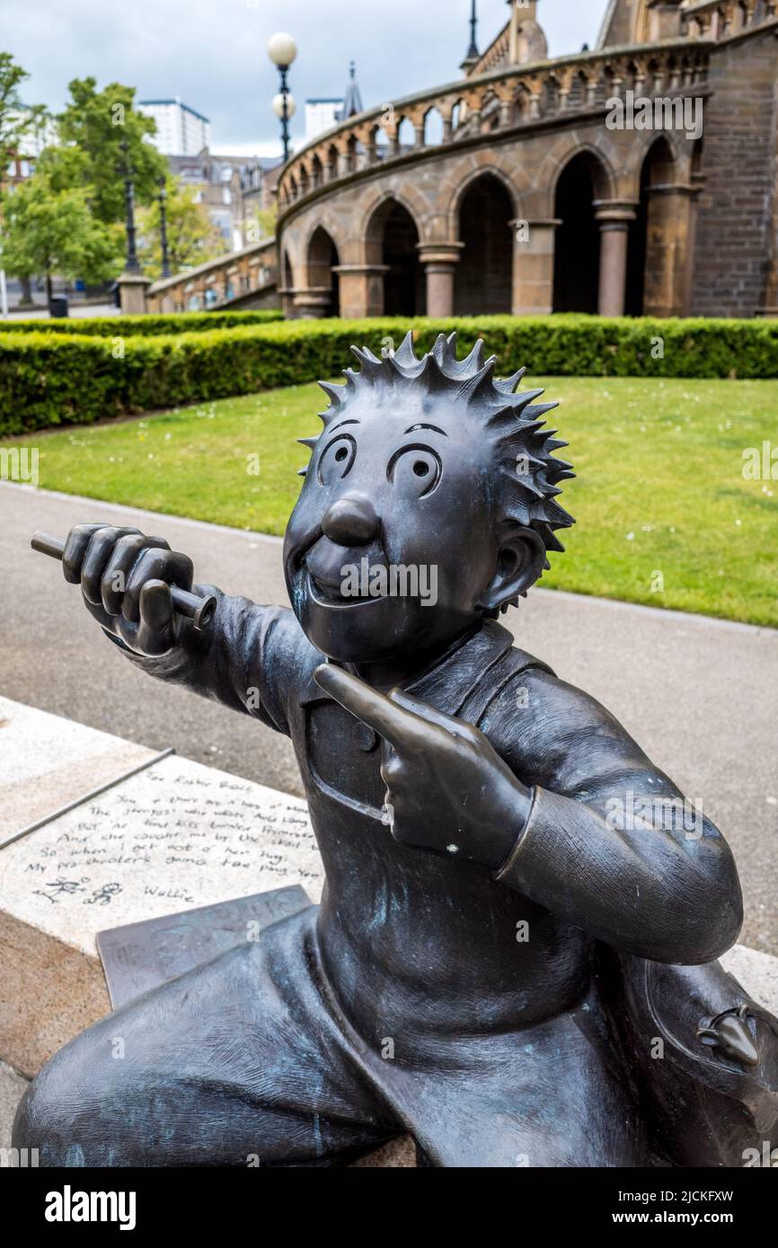 Dundee oor wullie statue hires stock photography and images Alamy