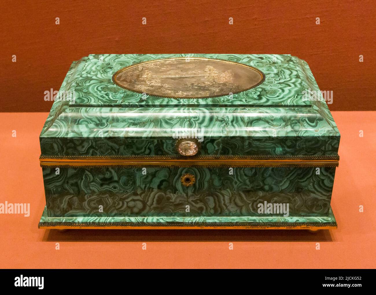 Beijing central gifts cultural relics management center - 1954 nikita Khrushchev with MAO zedongs gold-plated copper inlay malachite long boxes Stock Photo