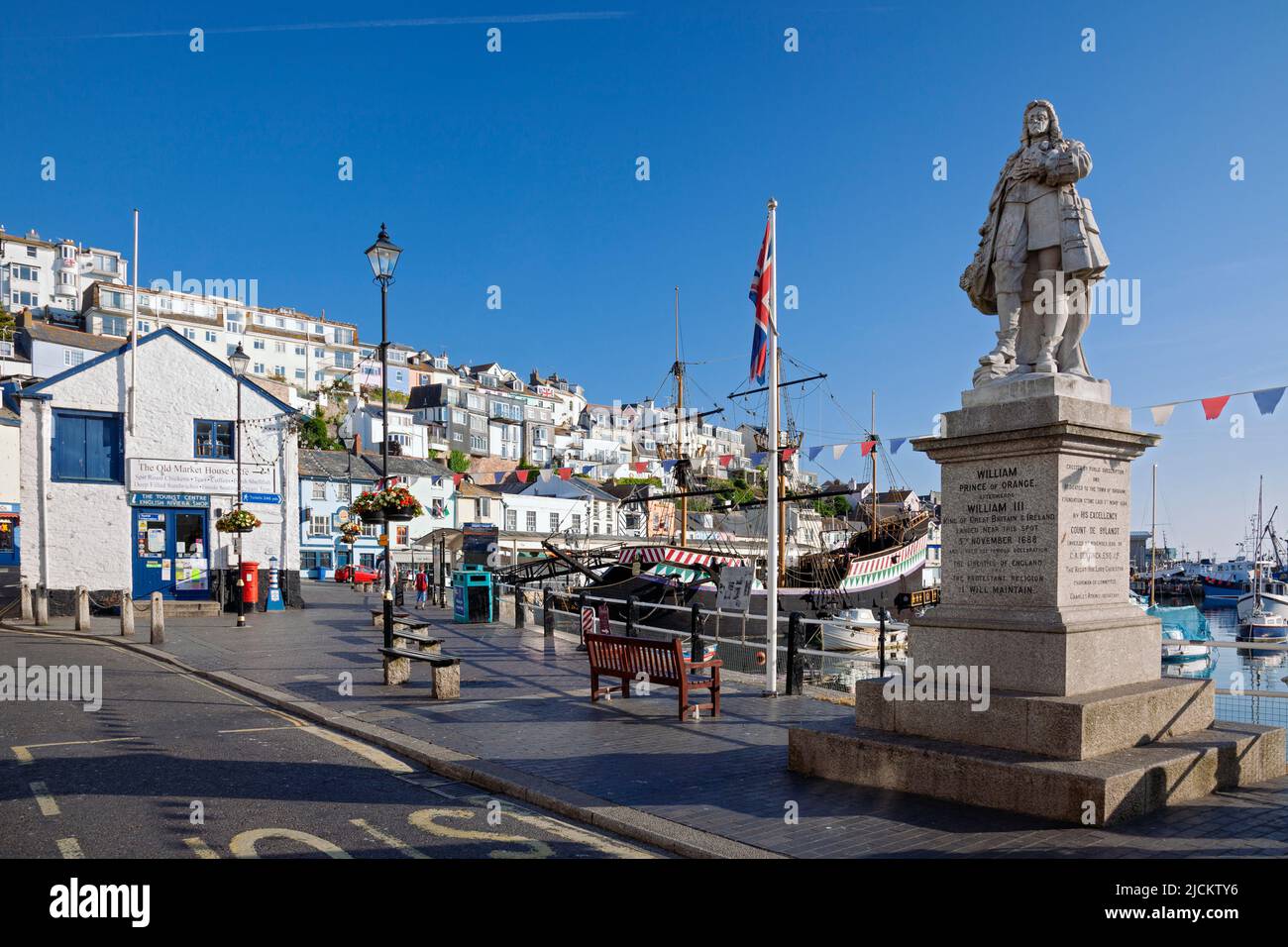 UK, England, Devon, Torbay, Brixham, The Quay with Monument to Prince William of Orange (William III of England) Stock Photo