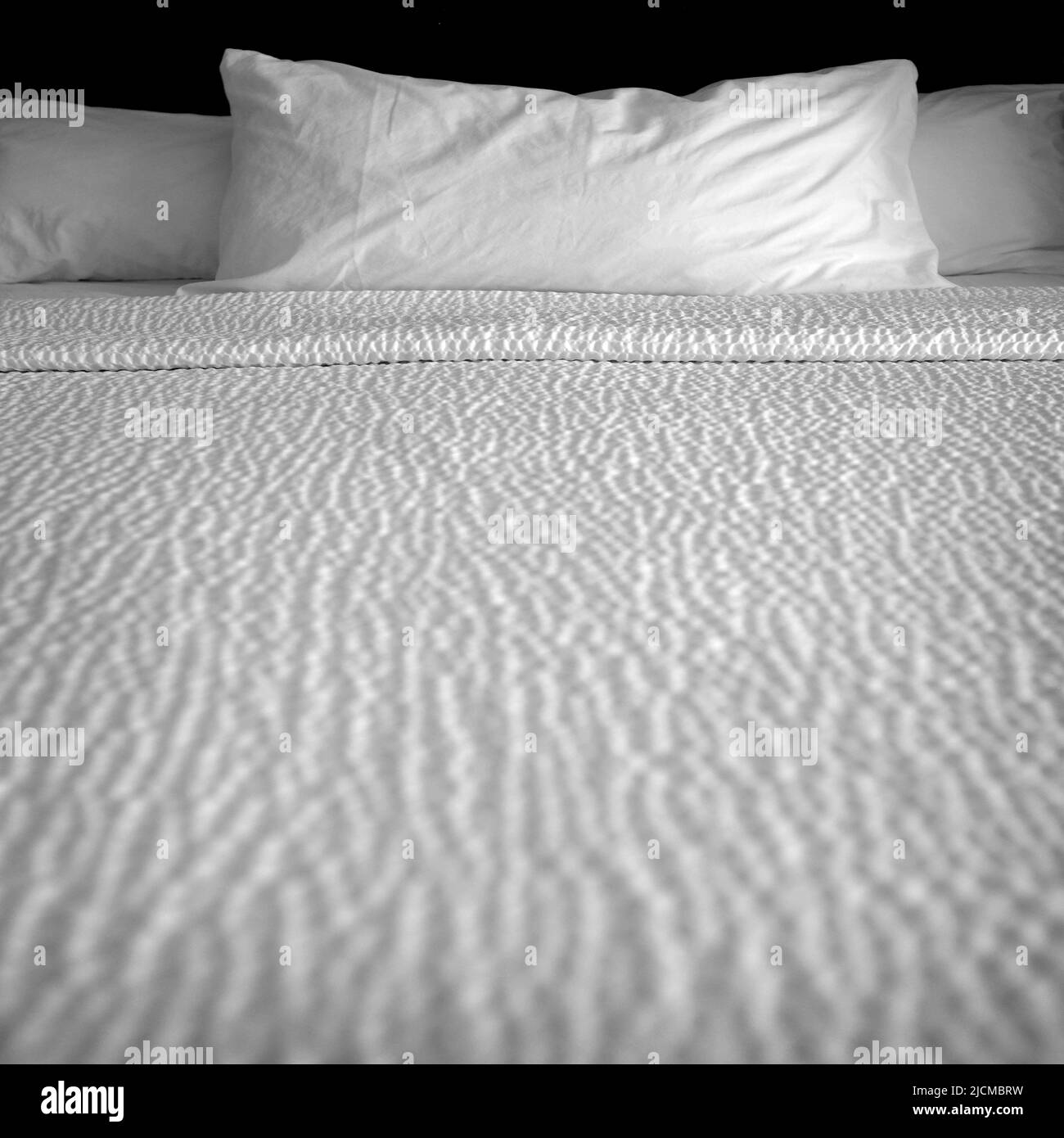 Fresh clean white bed sheets hires stock photography and images Alamy