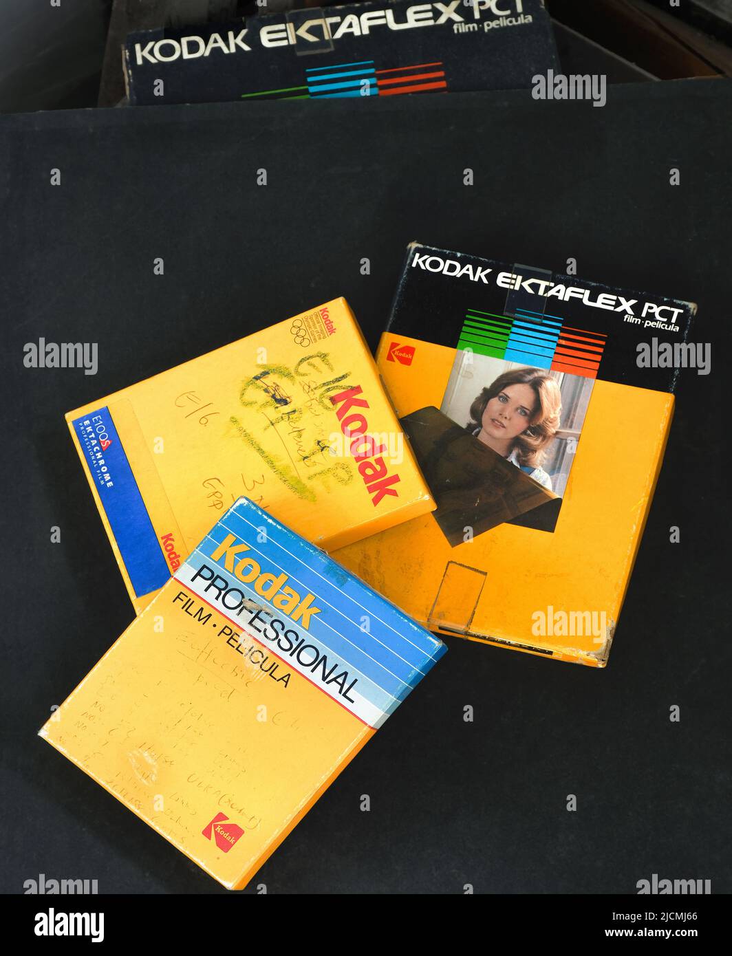 09 23 2021 various Vintage Kodak paper box cartoon Envelope for film on black background Studio shot Lokgram Kalyan Maharashtra India Stock Photo - Alamy 09 23 2021 various Vintage Kodak paper box cartoon Envelope for film on black background Studio shot Lokgram Kalyan Maharashtra India Stock Photo - Alamy
