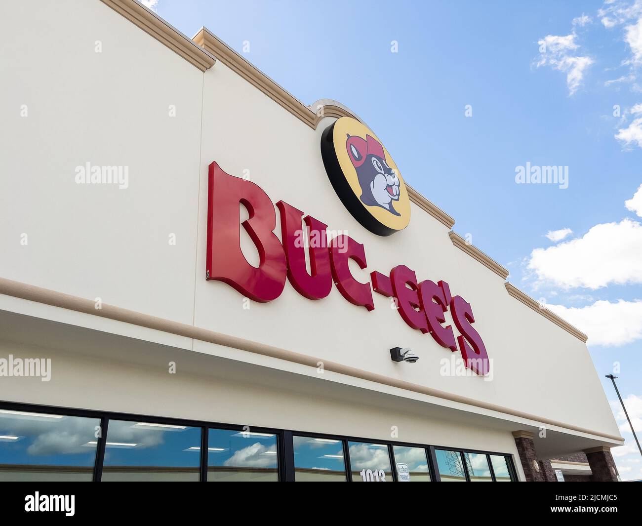 Buc ees exterior hires stock photography and images Alamy