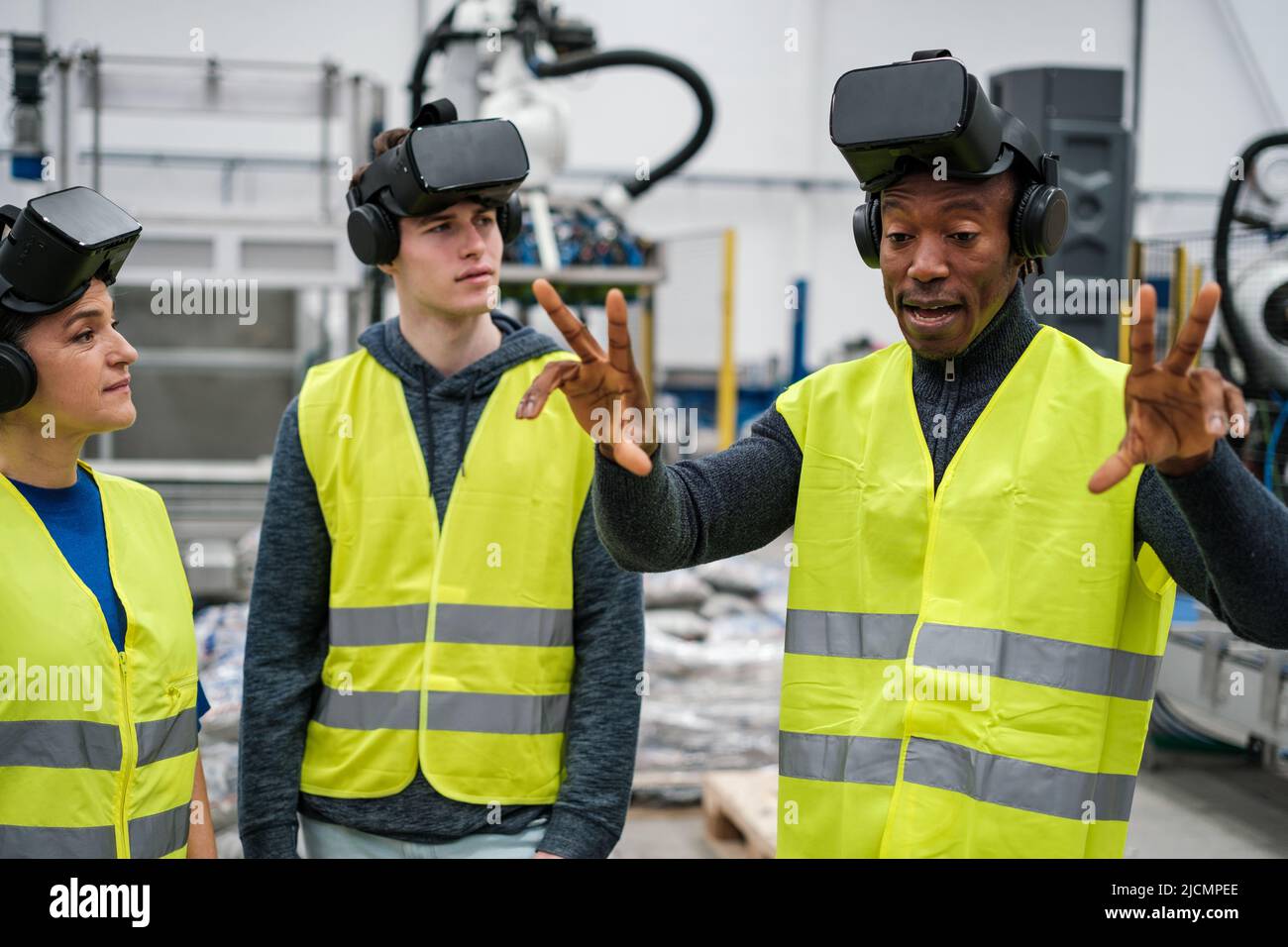 Virtual reality in factory hi-res stock photography and images - Alamy