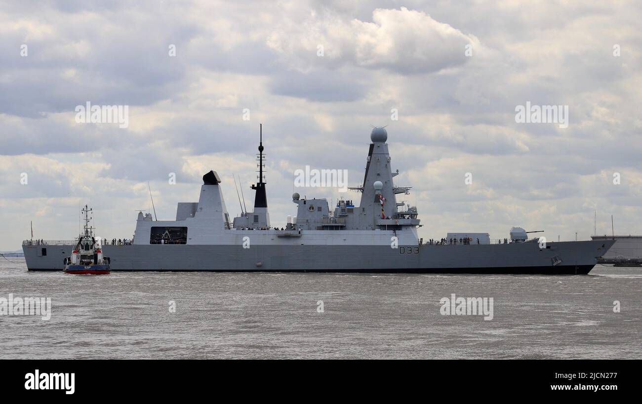 HMS Dauntless leaving Cammell Lairds Stock Photo