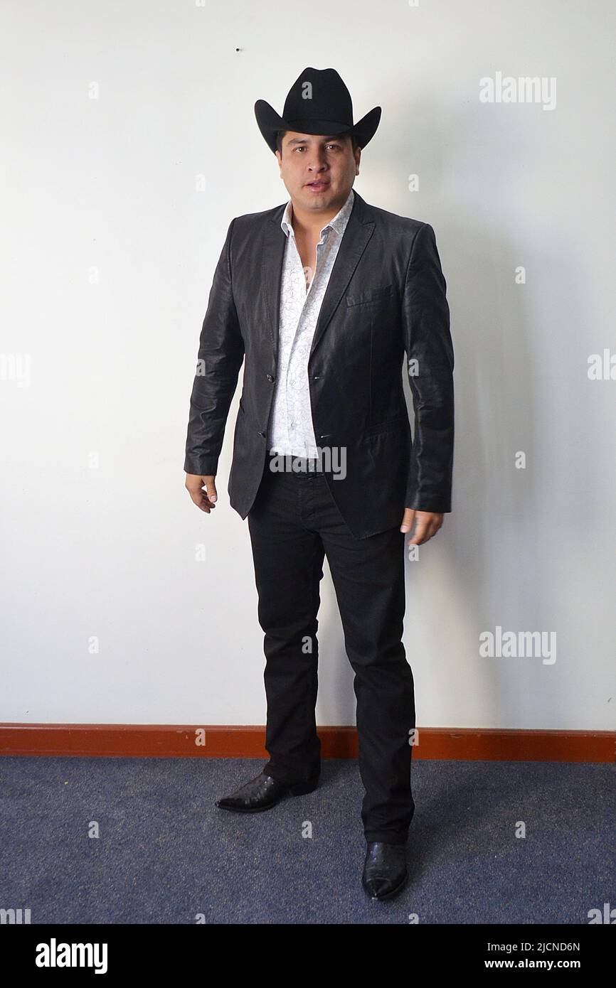 Mexico D.F., 12/02/2014, El cantante Julion Alvarez en conferencia de