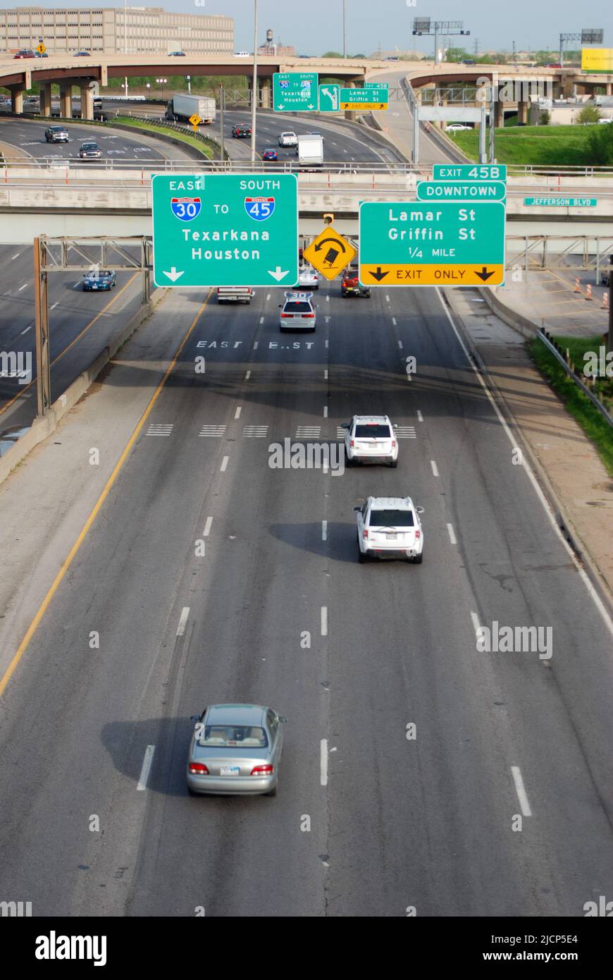 Image of traffic in downtown Dallas Texas on I 35 traveling south