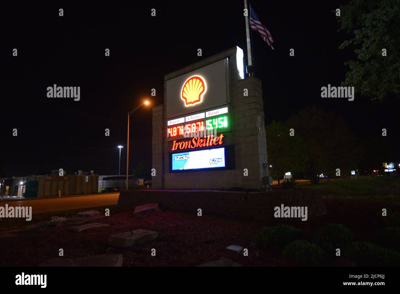 Shell petro hires stock photography and images Alamy