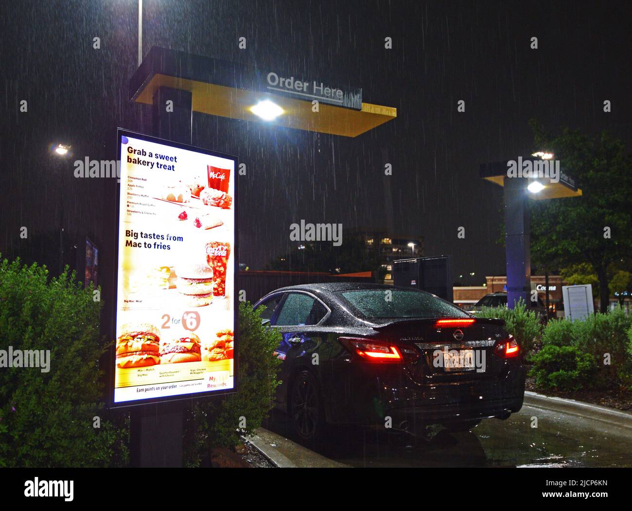 Mcdonalds drive car food hi-res stock photography and images - Alamy