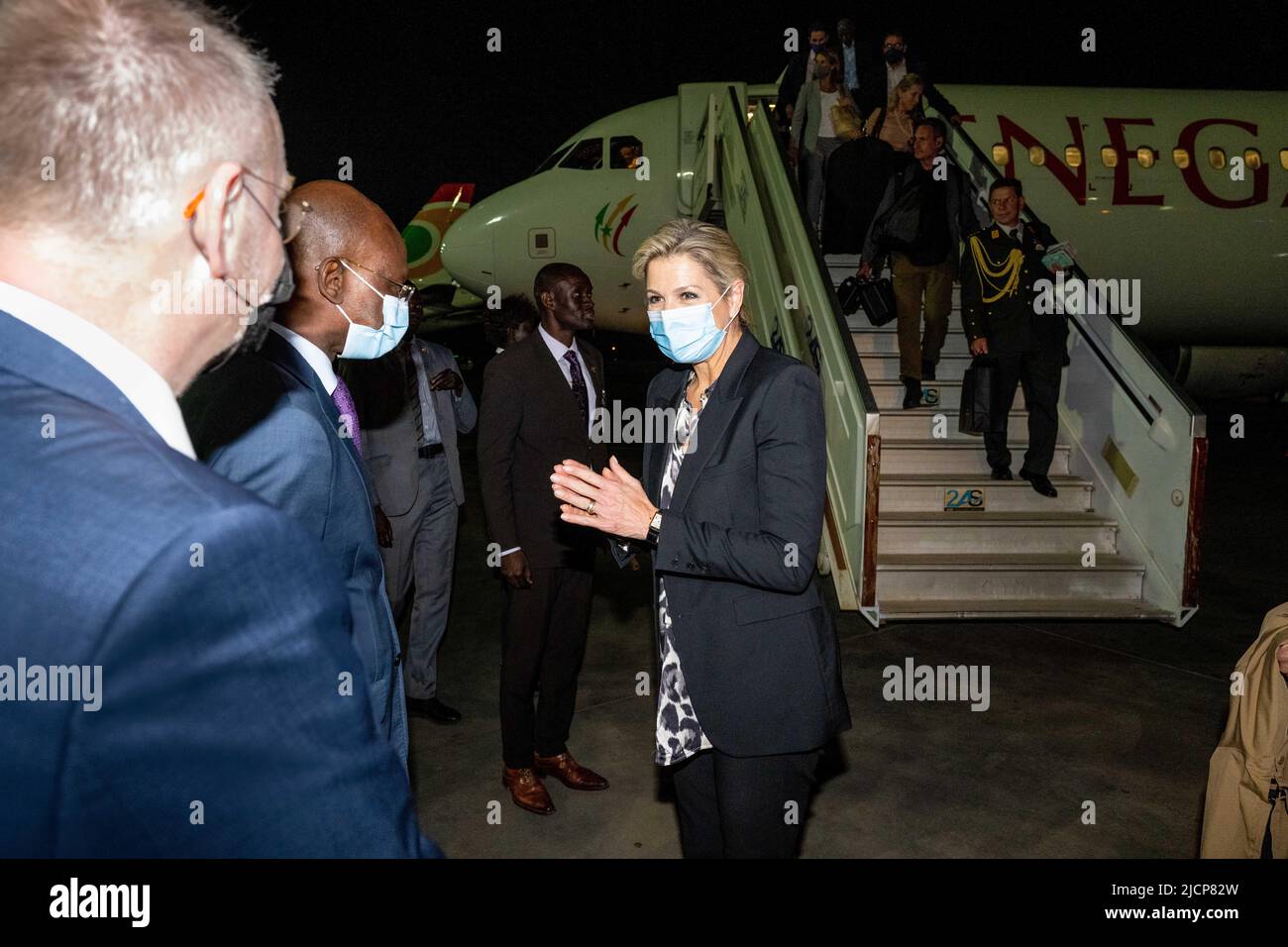 2022-06-15 01:05:56 DAKAR - Queen Maxima arrives at Dakar's Blaise Diagne Airport in Senegal. Maxima visits Ivory Coast, and Senegal, in her role as the United Nations Secretary-General's Special Advocate for Inclusive Finance for Development. ANP POOL MISCHA SCHOEMAKER netherlands out - belgium out Stock Photo
