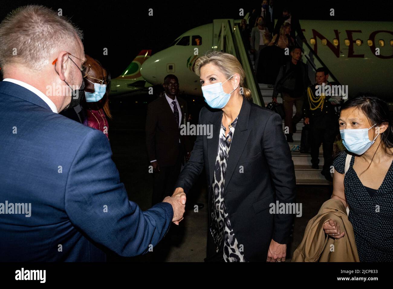 2022-06-15 01:05:57 DAKAR - Queen Maxima arrives at Dakar's Blaise Diagne Airport in Senegal. Maxima visits Ivory Coast, and Senegal, in her role as the United Nations Secretary-General's Special Advocate for Inclusive Finance for Development. ANP POOL MISCHA SCHOEMAKER netherlands out - belgium out Stock Photo