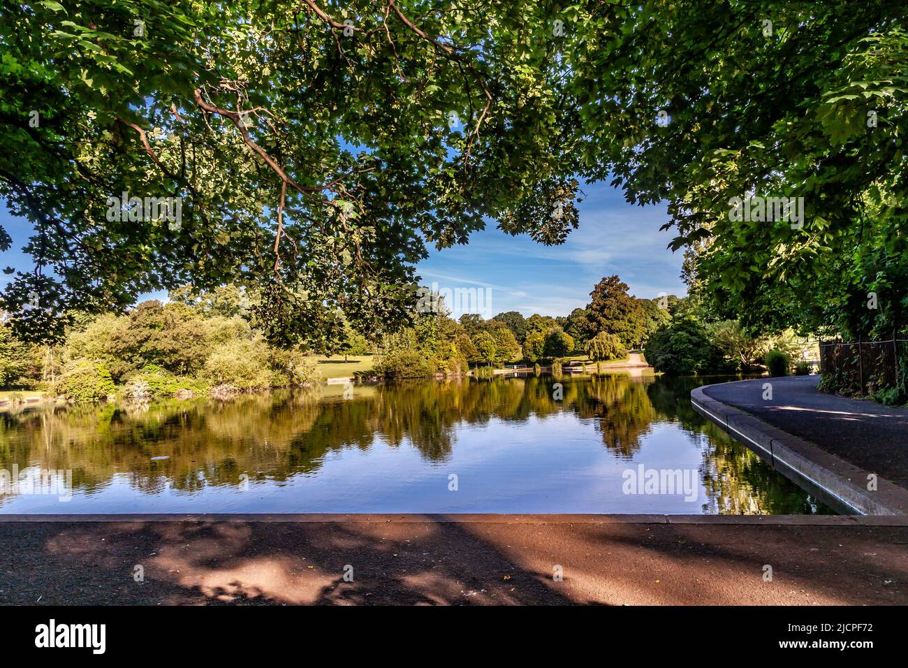 Northampton, UK. 15th June 2022. UK Weather. Temperatures forecast to