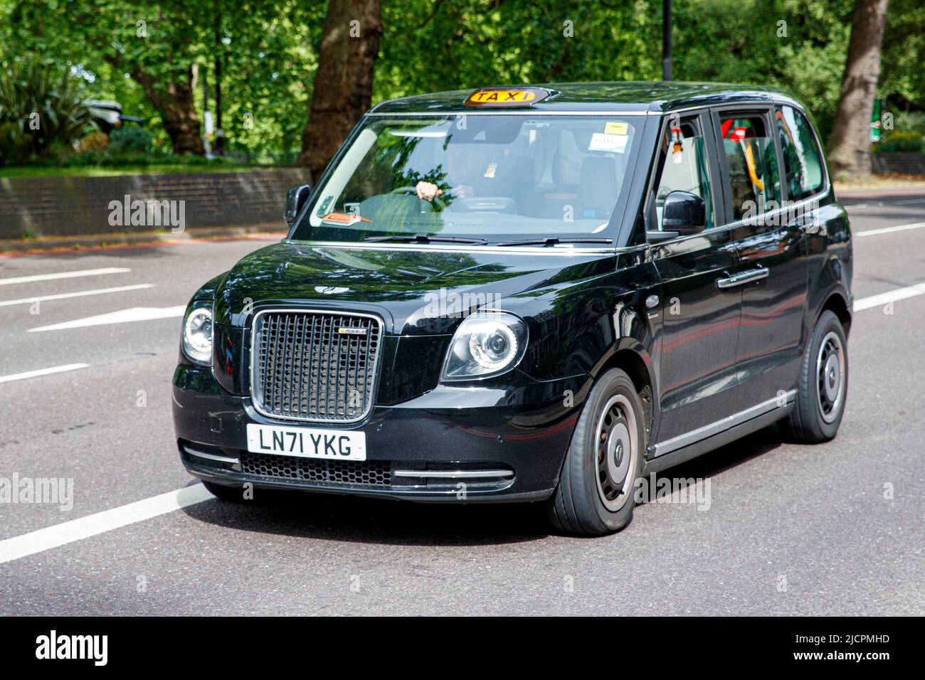 London black taxi cab in London, England, United Kingdom on Wednesday, May 18, 2022.Photo: David Rowland / One-Image.com Stock Photo