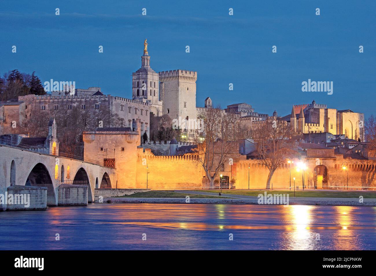 Ramparts of avignon hi-res stock photography and images - Alamy