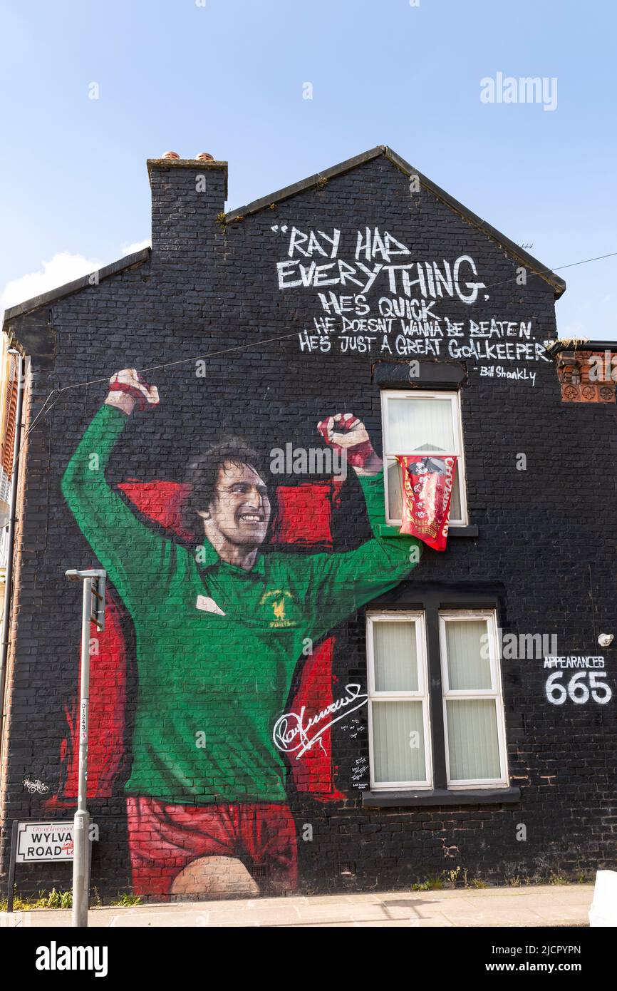 Ray Clemence mural, street art in tribute to Liverpool FC goalkeeper, Anfield, Liverpool, England, UK Stock Photo