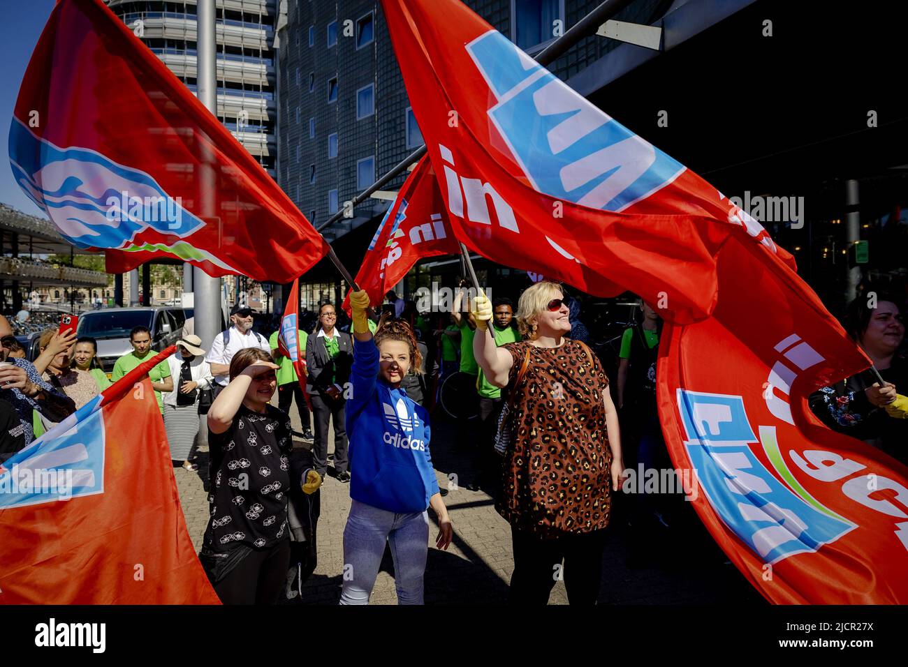 Schoonmaakbazen hires stock photography and images Alamy