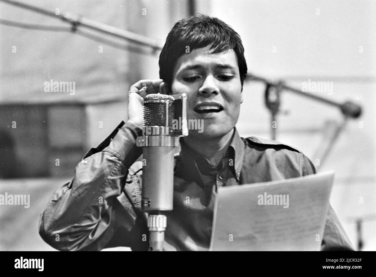 Singer cliff richard hi-res stock photography and images - Alamy