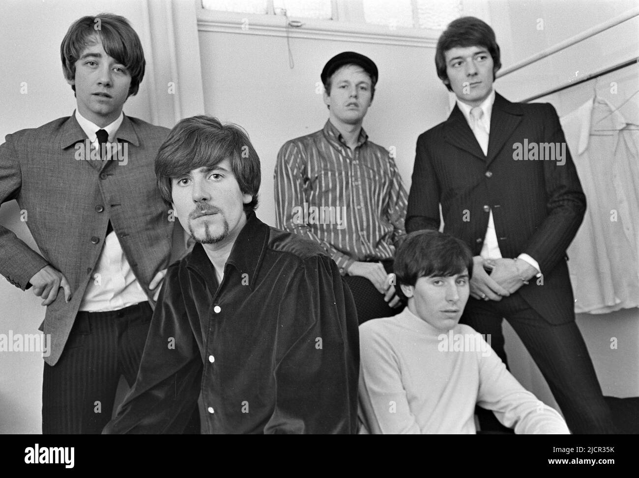 THE HOLLIES UK pop group in September 1966 . From left:  Tony Hicks, Graham Nash, Bobby Elliott, Eric Haydock,  Allan Clarke.  Photo: Tony Gale Stock Photo