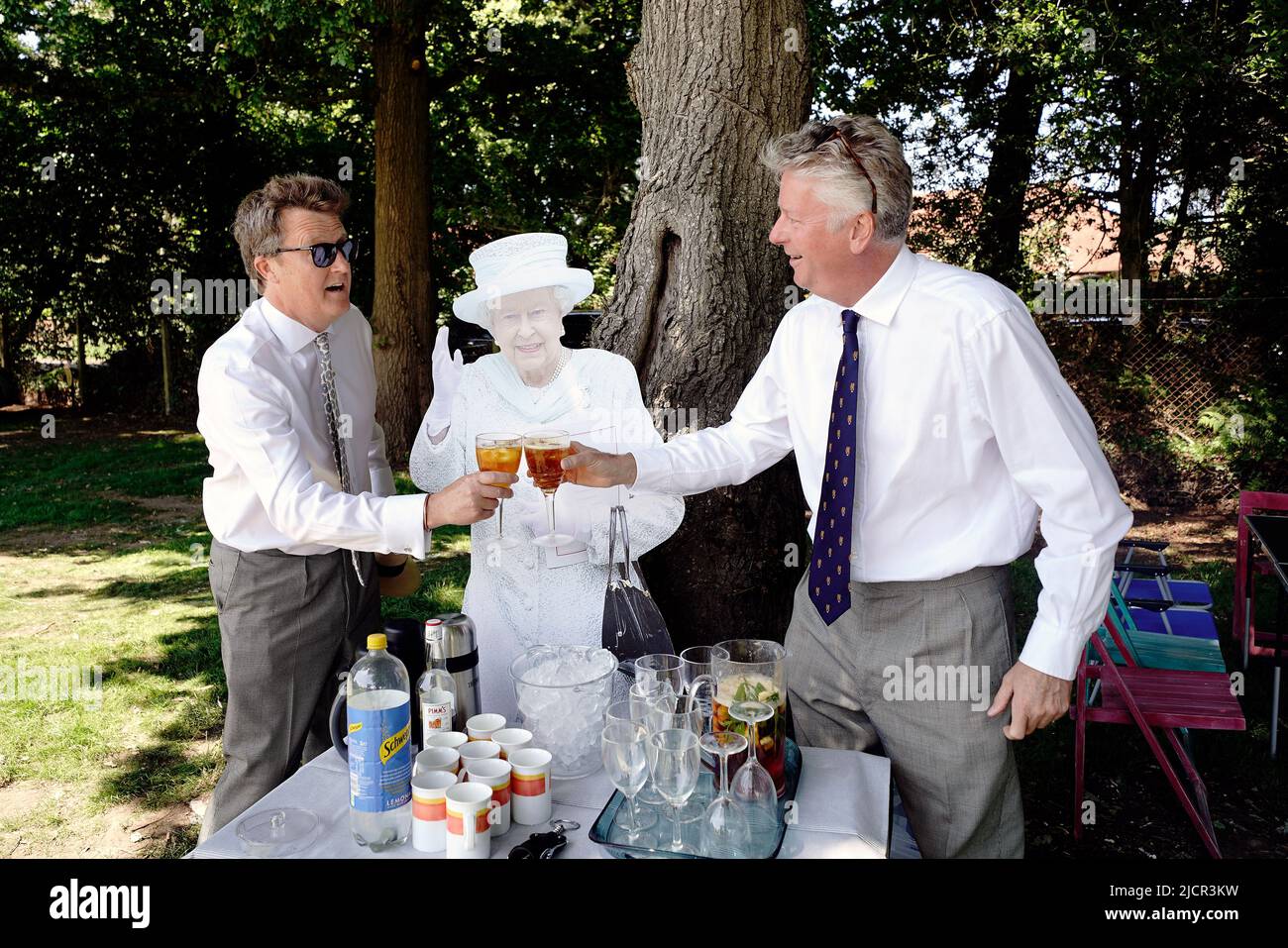 Cardboard cut out queen elizabeth hires stock photography and images