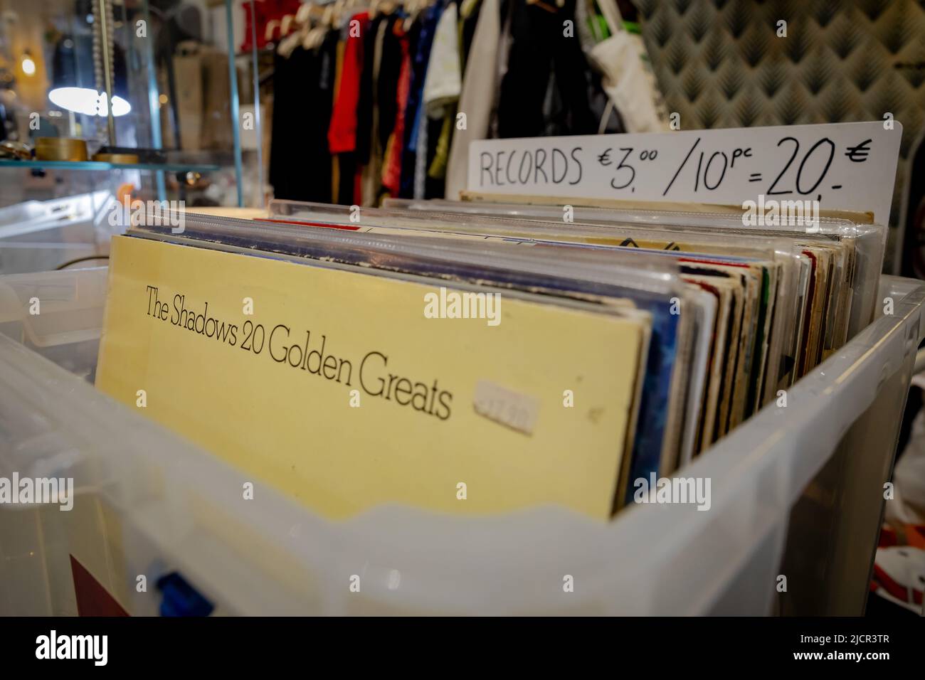20220615 113650 AMSTERDAM Second hand clothing store, ReLove Exchange. ReLove Exchange